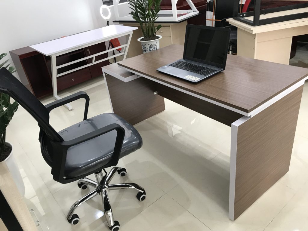 Lựa chọn kích thước bàn ghế làm việc chuẩn cho văn phòng